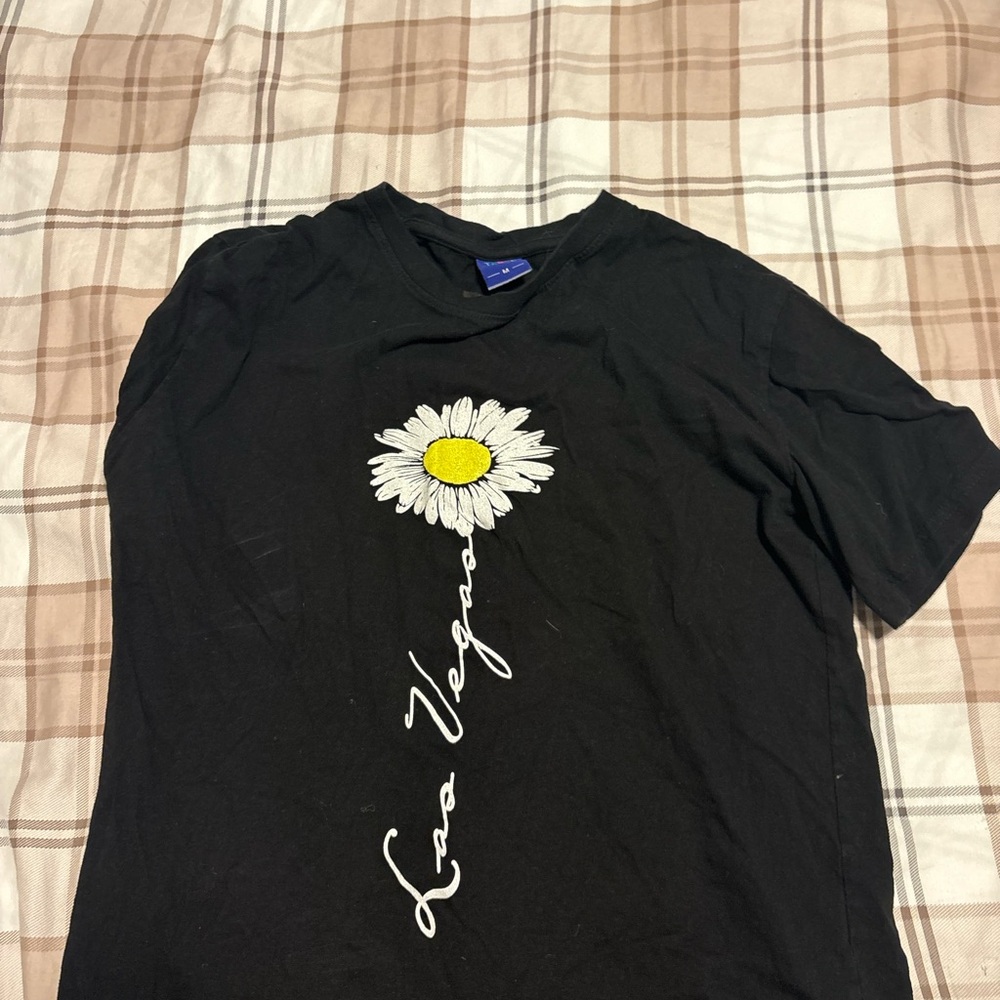 Black Short Sleeve Tee with Daisy Design